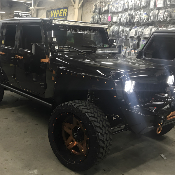 versace-jeep-front