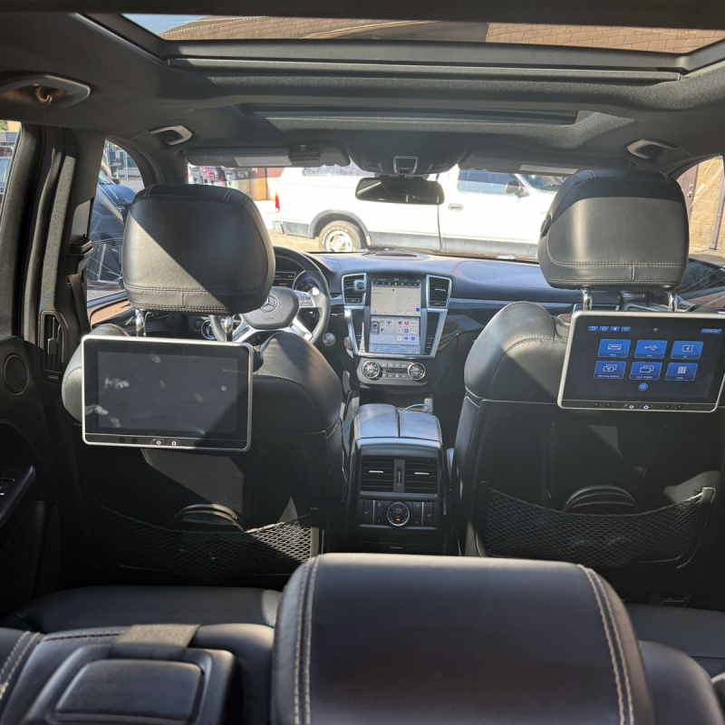 orange-mercedes-inside-2